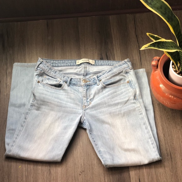 A&F light wash jeans no rips or distress - Picture 8 of 8